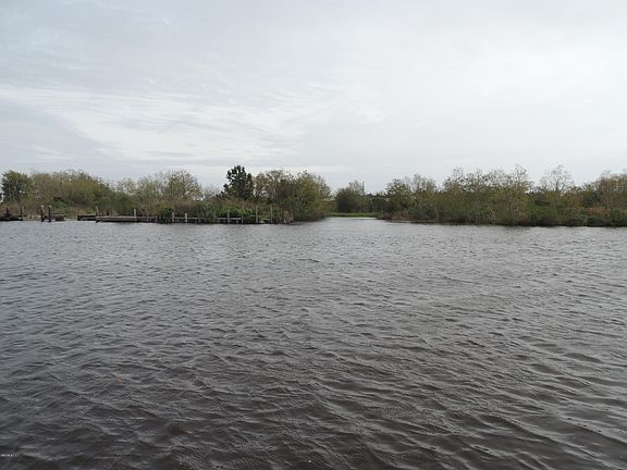 5th image of 320 Skyline Dr