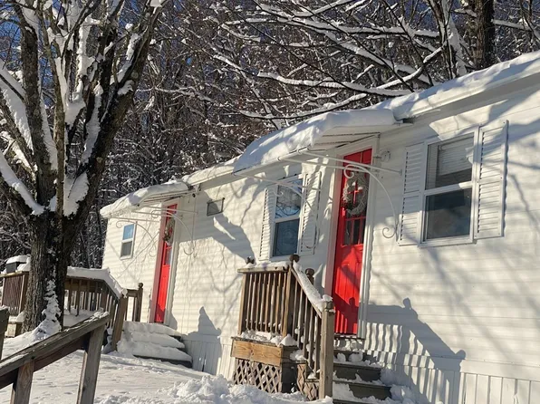 139 West St #8, Hatfield, MA 01038