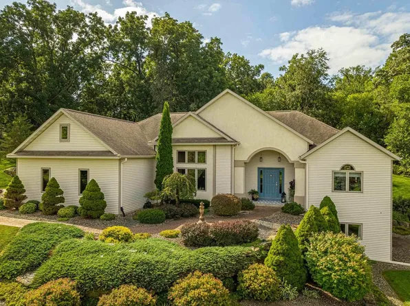 W5431 Sandrock Road, New Glarus, WI 53574