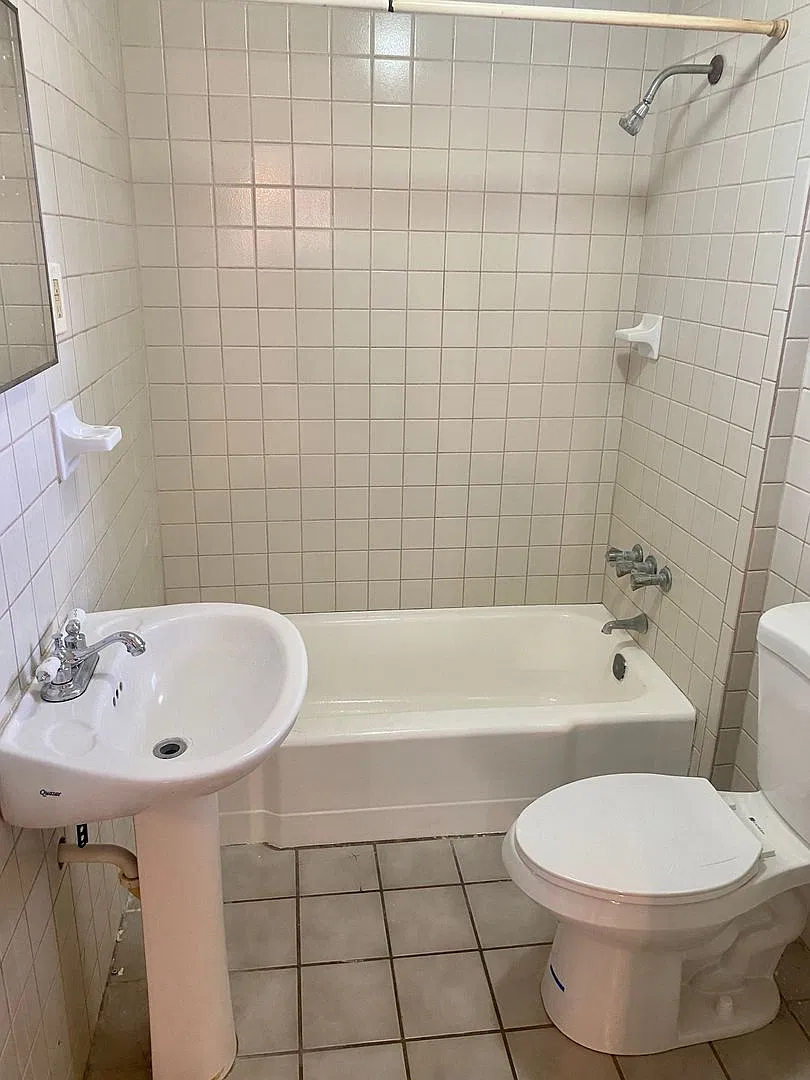 Amazing, Private 1/1 Located In Clearwater — Photo 4