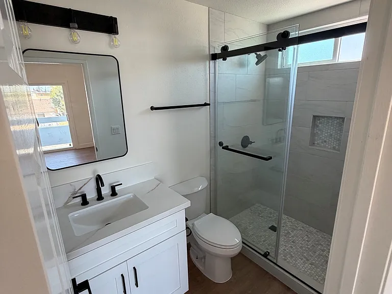 Master Bath (Full remodeled) - Photo 1