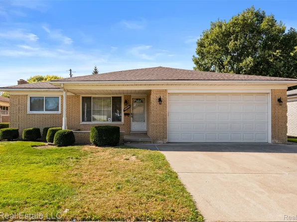 25825 Berkshire St, Roseville, MI 48066