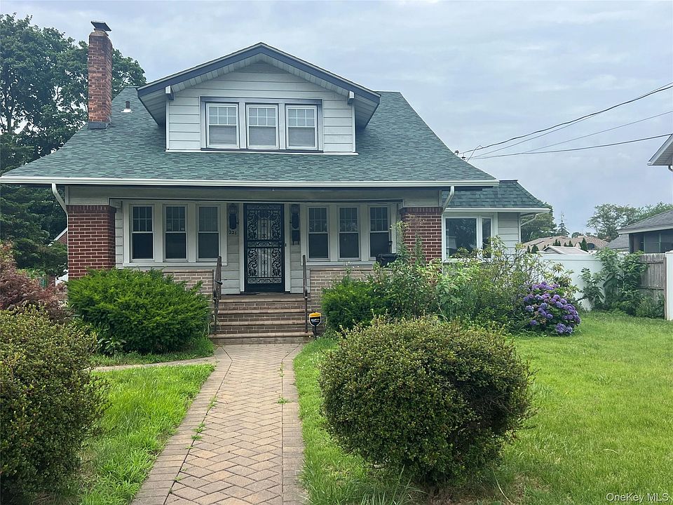 1st image of 221 E Dean Street