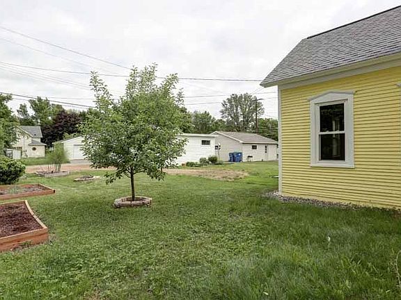 3rd image of 626 Lincoln Ave