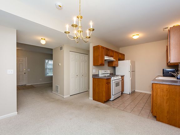 5th image of 1223 N Village Dr