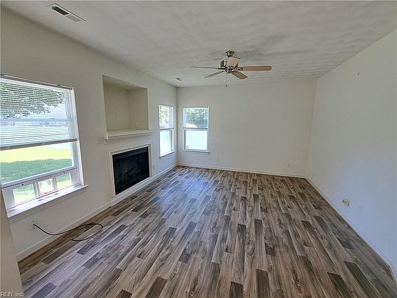 4th image of 2223 Potters Rd
