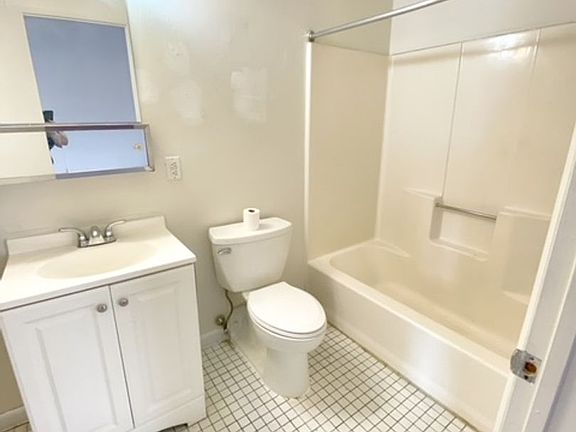 5th image of 311 W Marshall St #408P