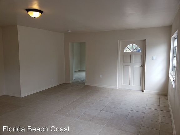 3rd image of 6720 Belasco Ave