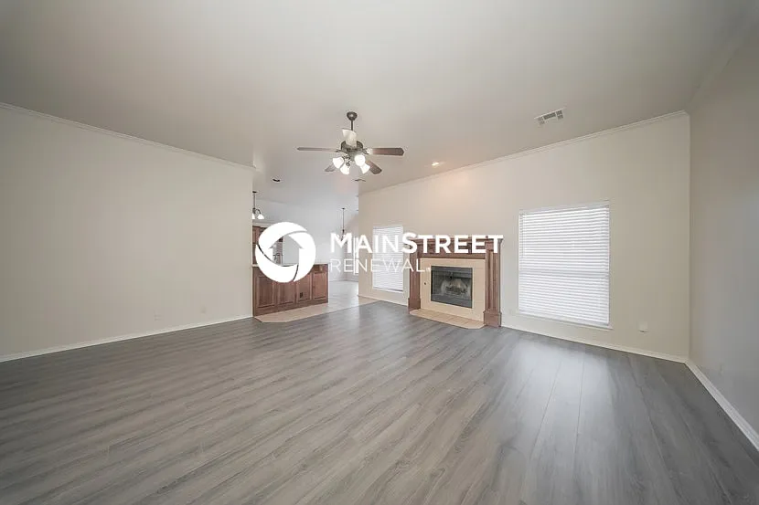 front view - 17029 Woodvine Dr