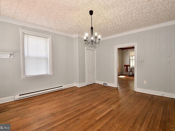 3rd image of 43 Pearl St