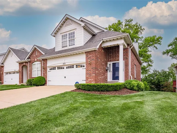 8919 Hilltop Manor Dr, Saint Louis, MO 63132