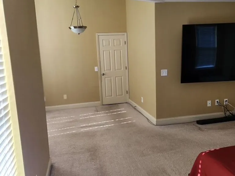304 Christopher Luke Cir — Photo 11