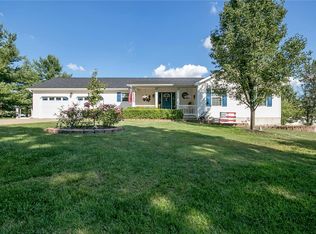 20 Hammett Rd, Winfield, MO 63389