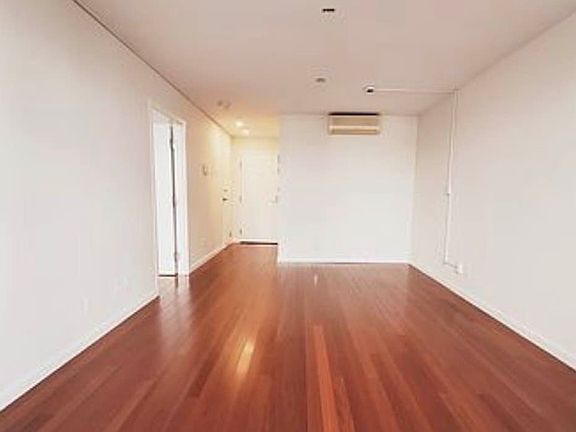 3rd image of 225 E 58th St APT 3c