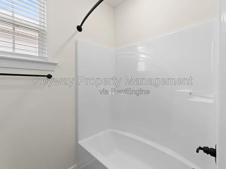 1144 Carolina Ave — Photo 15