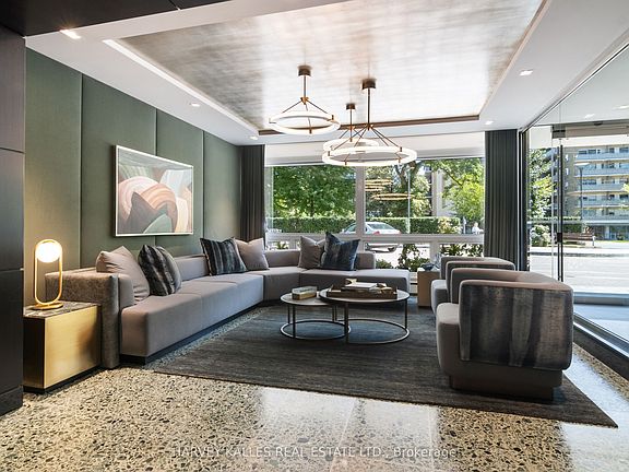 2nd image of 500 Avenue Rd Unit 1201