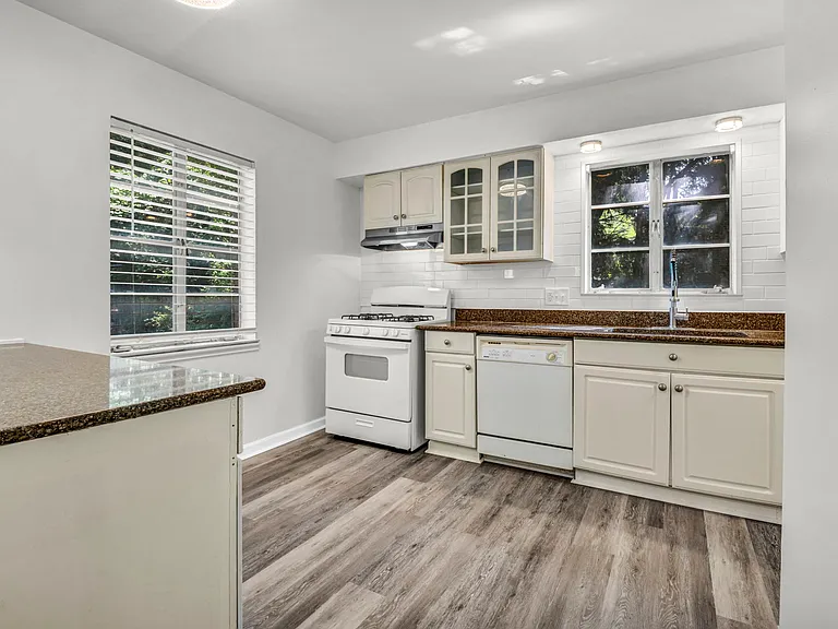 1787 Tanglewood Dr — Photo 8