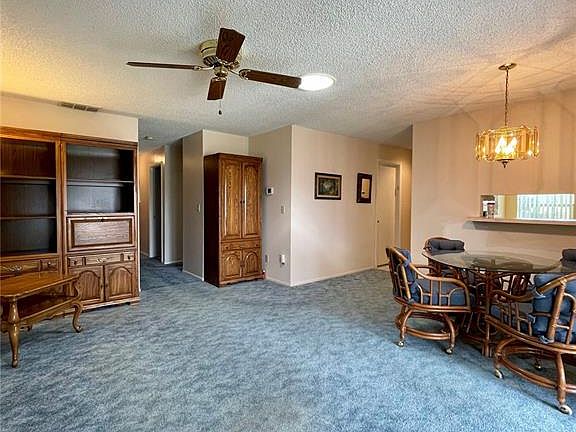 2nd image of 208 Diamond Cv APT 110