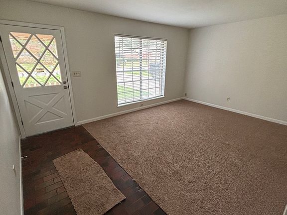 4th image of 9380 Delores Dr