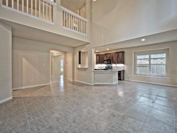 5th image of 651 Linnwood Dr W