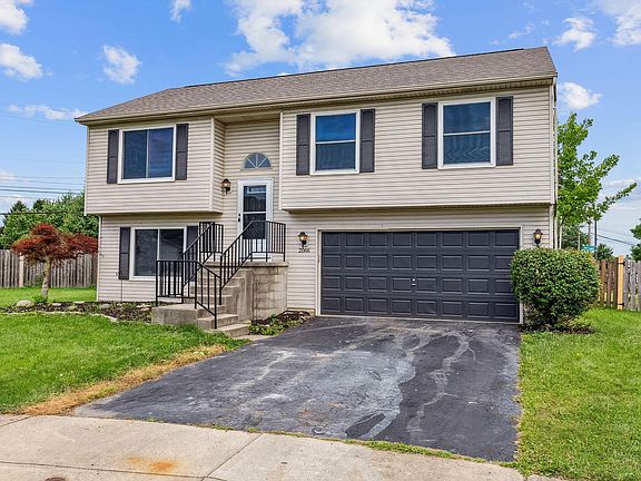 2nd image of 2066 Emerald Way Dr
