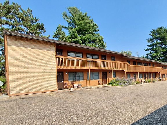 2nd image of 1600 Aspen Dr APT 4