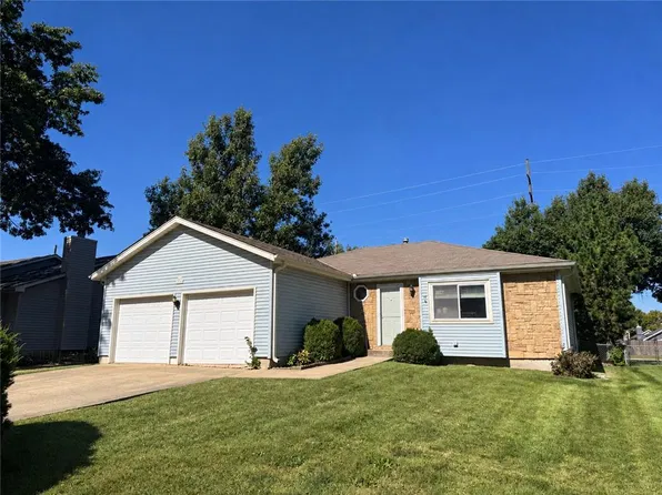 1106 E Elizabeth St, Olathe, KS 66061