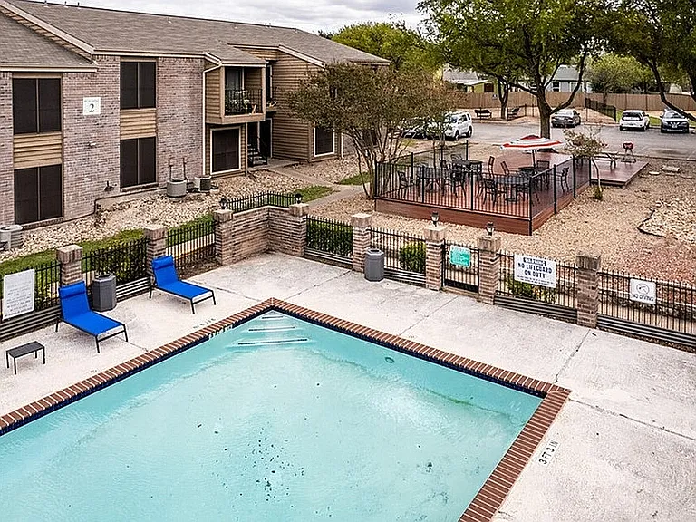 Ashford Costa Perla Swimming Pool