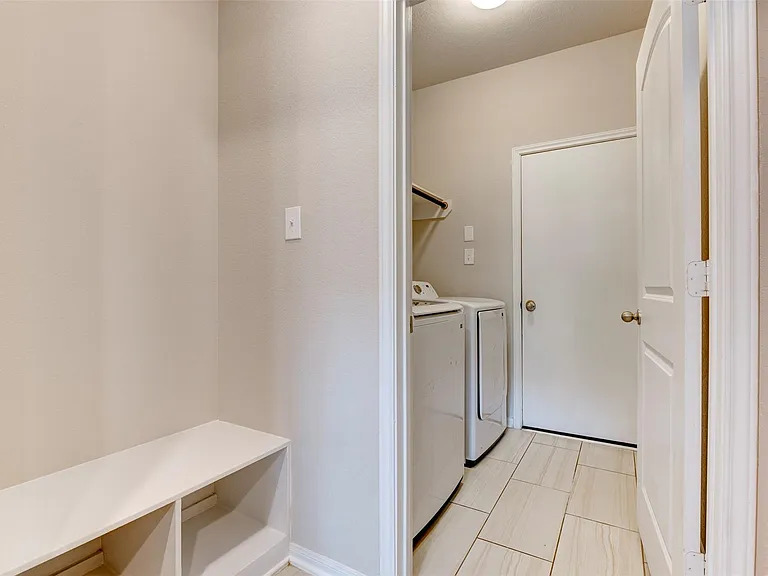 4542 Medrano Trl — Photo 20