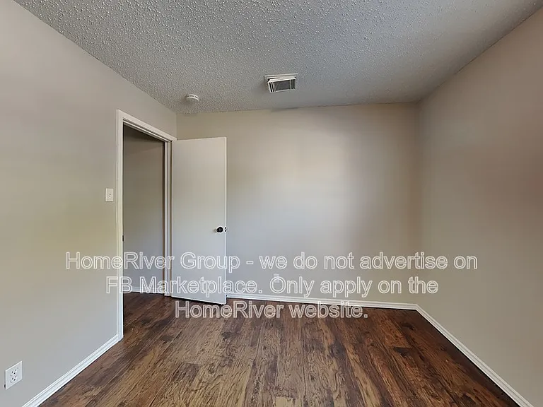 10455 Alpine Vlg — Photo 12