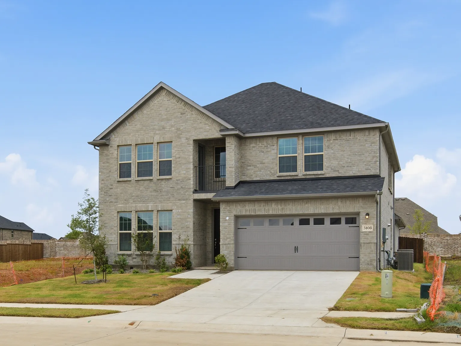 6 bed, 3538 sqft, $3,395 — Photo 2