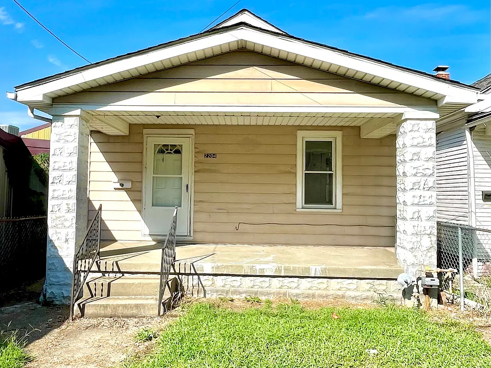 2204 N 5th Ave