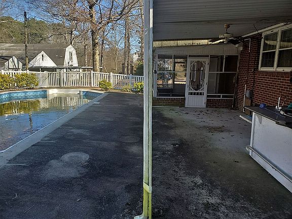 4th image of 2516 Pruden Blvd