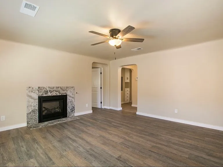 635 Adams St NE #A — Photo 11