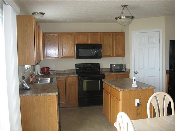 3rd image of 2330 Copley Ave
