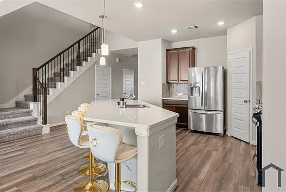 618 Ellwood Terrace Ln — Photo 5
