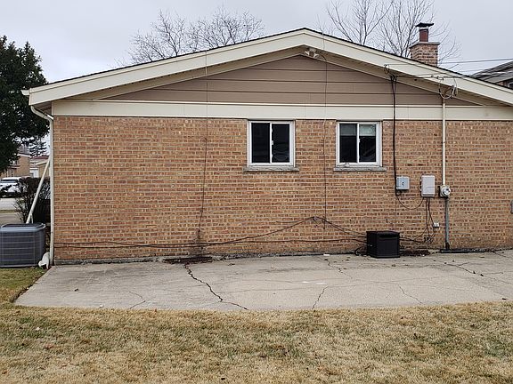 2nd image of 5260 Jarvis Ave