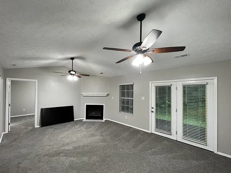 1013 Ashley Michelle Ct — Photo 4