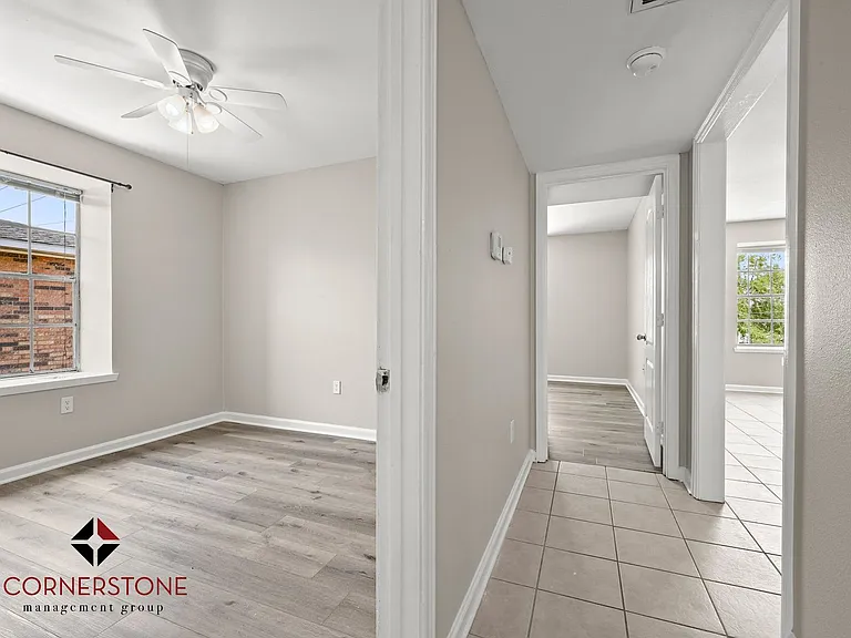 445 W Parker Blvd #4 — Photo 10