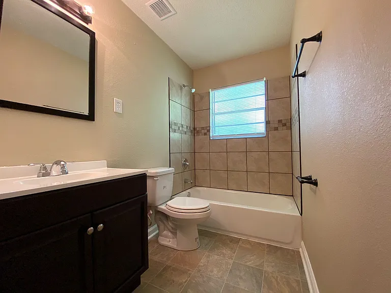 5112 Breckenwood Dr — Photo 2