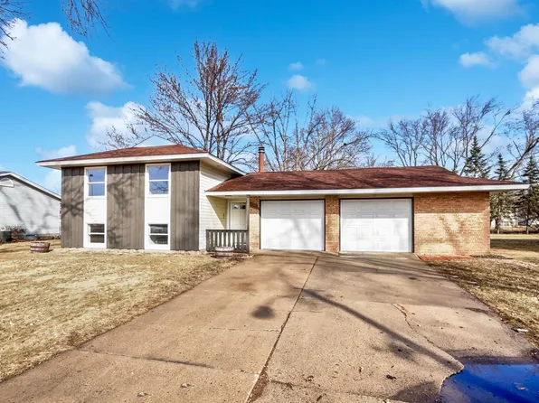 2401 105th Ave NW, Coon Rapids, MN 55433