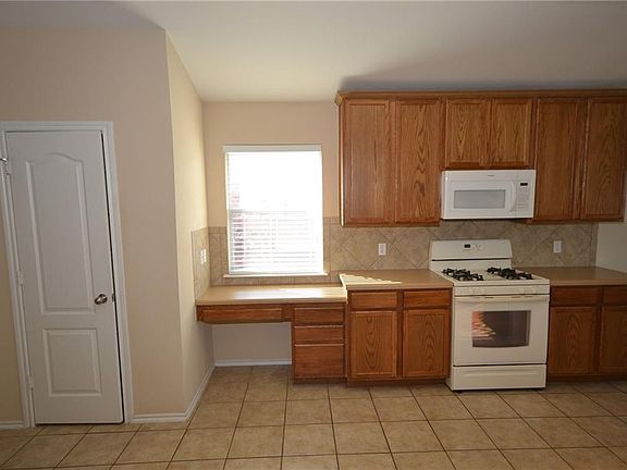 3rd image of 2107 Fall Creek Dr