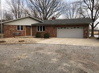 9401 Fruit Rd, Alhambra, IL 62001