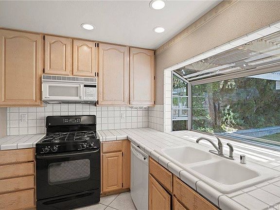 4th image of 23013 Vista Delgado Dr