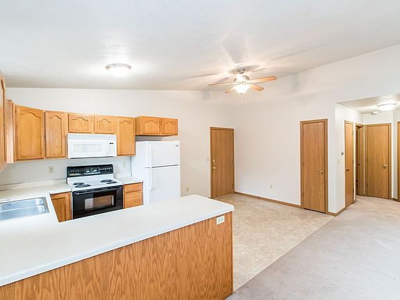 3rd image of 215 Sherman Ave #215H-39