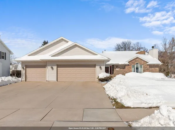 3050 Hunters Pl, Oshkosh, WI 54904