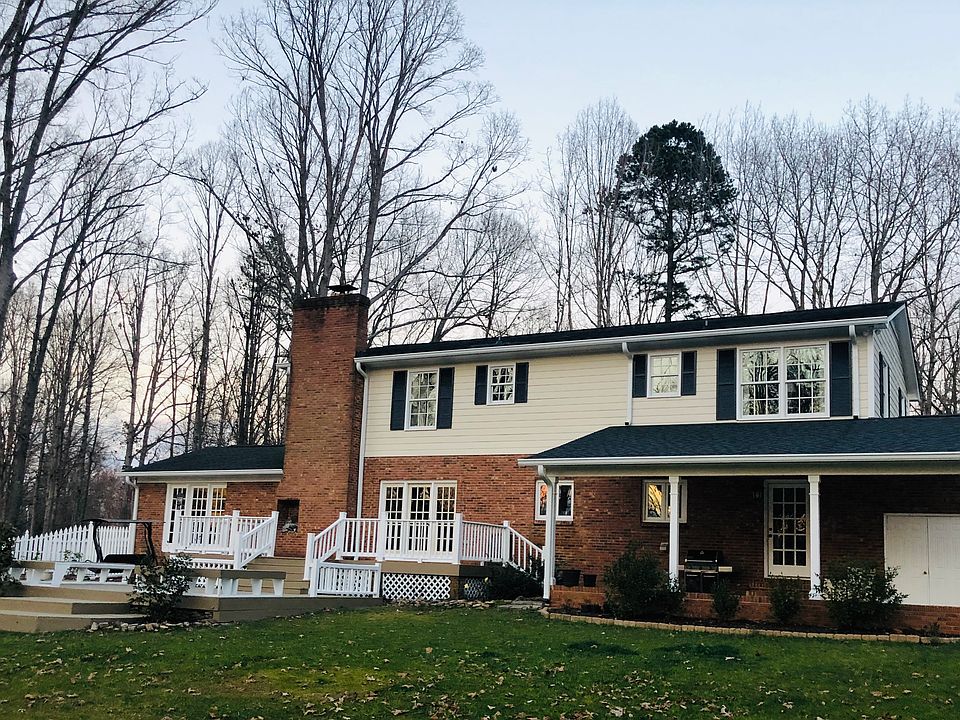 2nd image of 2726 Rolling Hills Dr