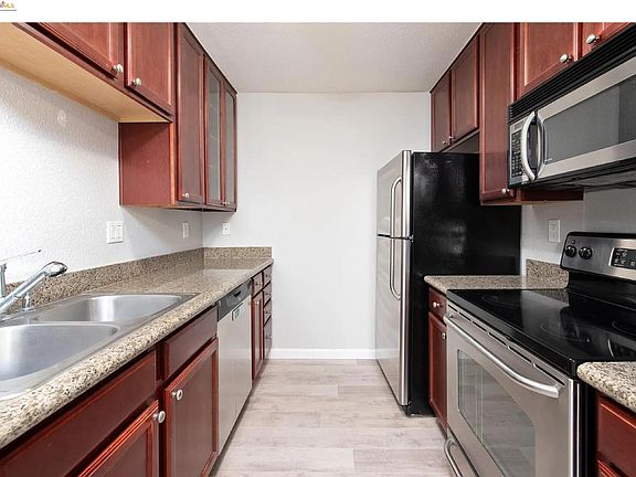 5th image of 921 Catkin Ct