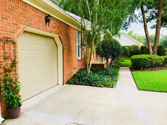 5th image of 625 Gladesdale Dr