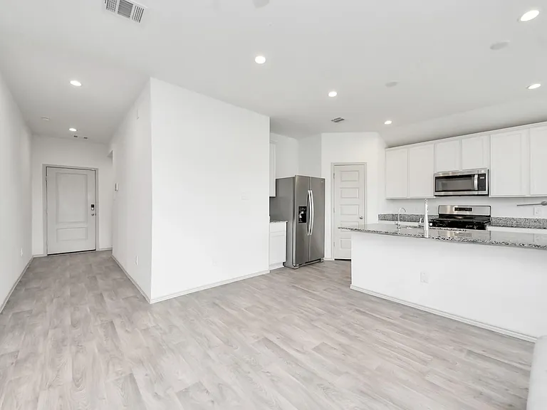 3521 Rockefeller Rd — Photo 17